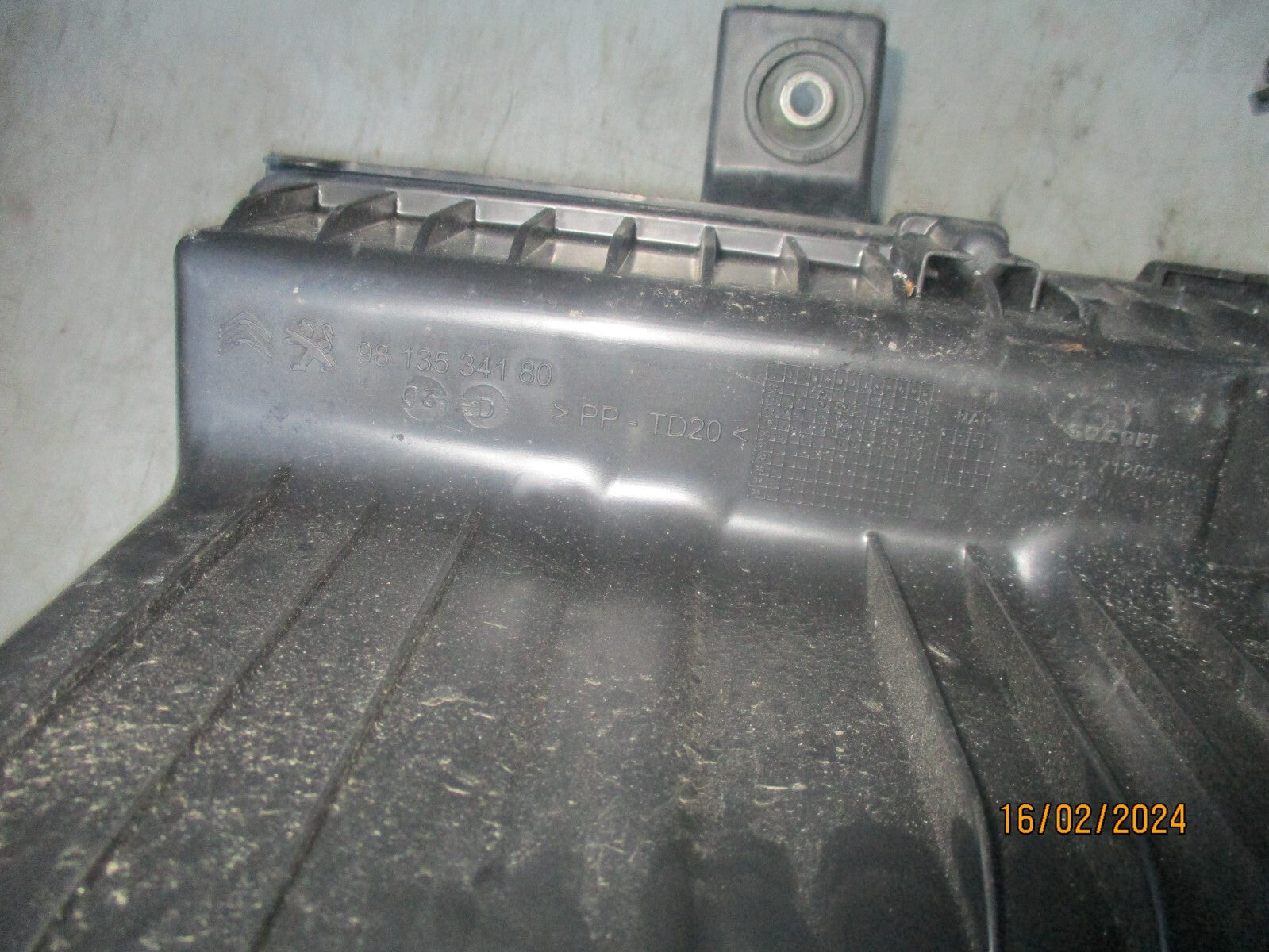 CITROEN C3 MK3 2021 1.2 PETROL AIR FILTER BOX HOUSING 9813534180