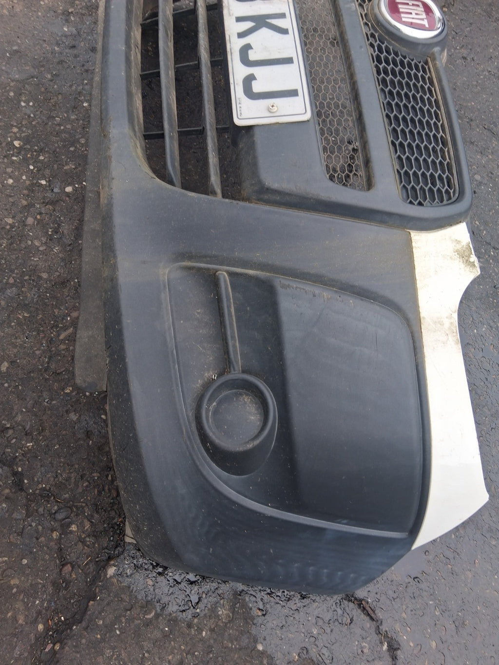 2013 FIAT DOBLO MK2 FRONT COMPLETE FRONT BUMPER CHROME GRILL BADGE GRILLE