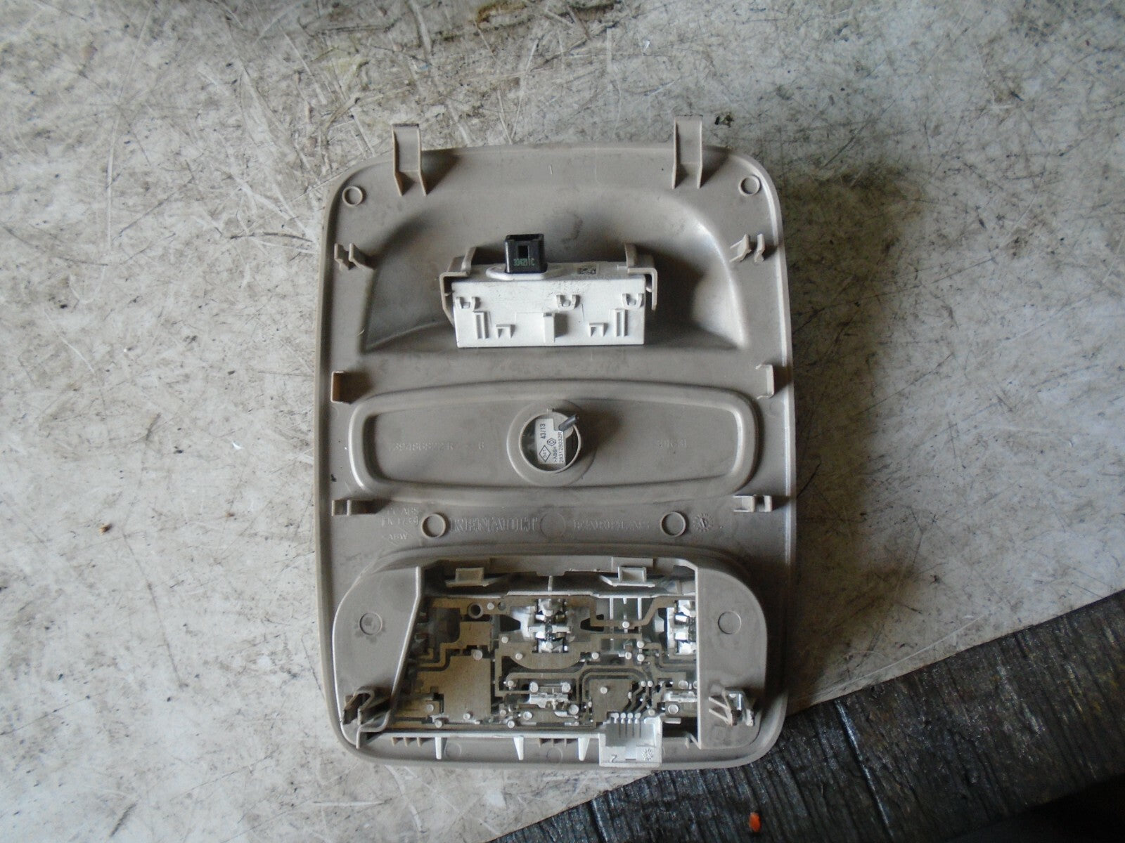 RENAULT CAPTUR 2018 MK1 INTERIOR FRONT ROOF READING LIGHT 739486822