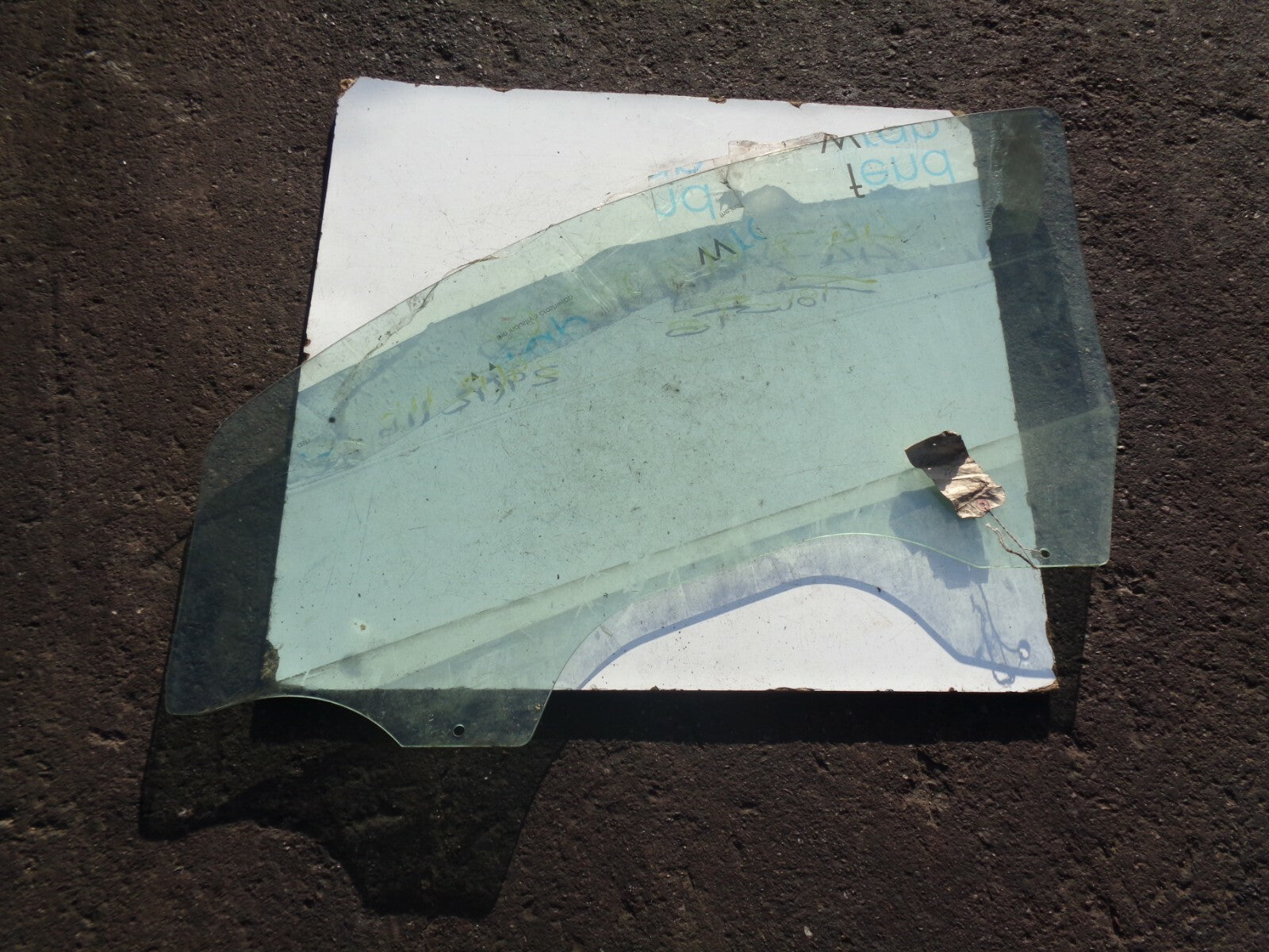 VAUXHALL CORSA D 2012 3 DOOR OS DRIVER SIDE FRONT WINDOW GLASS