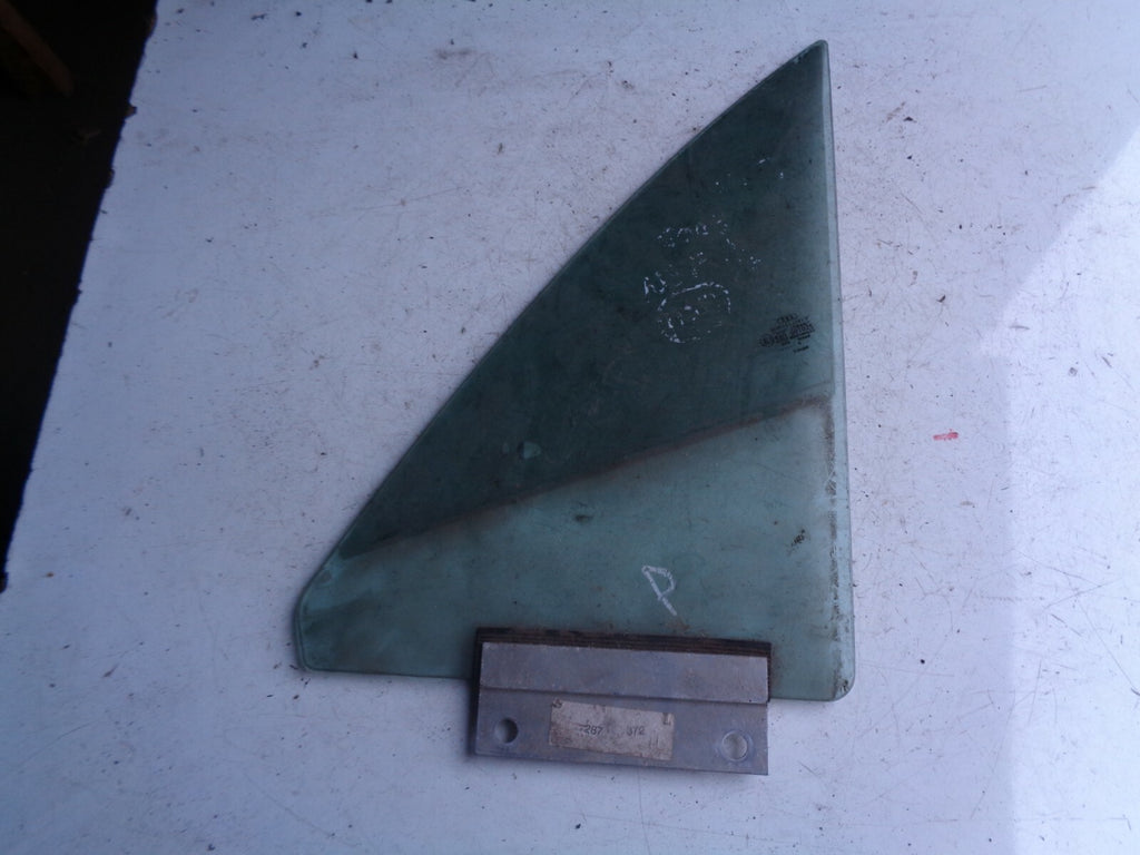 AUDI TT MK1 NSF PASSENGER SIDE FRONT DOOR QUARTER WINDOW GLASS