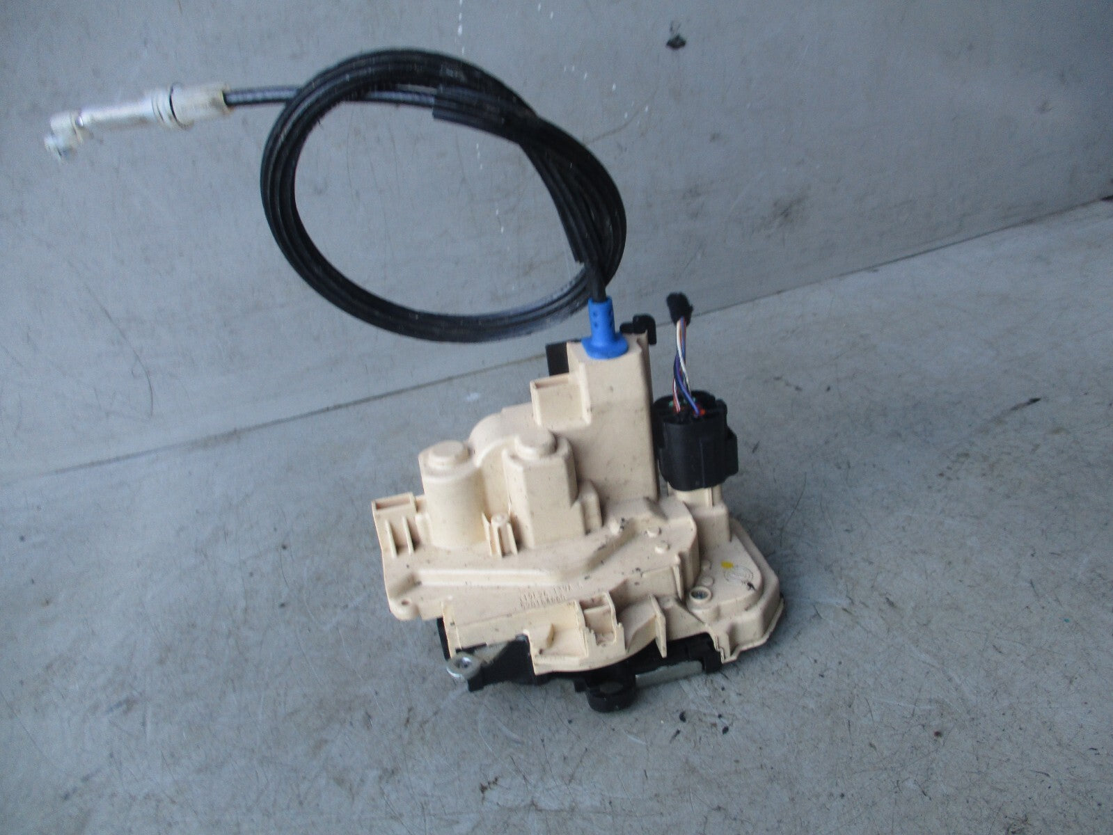 2019 FIAT PANDA MK3 NSF PASSENGER SIDE FRONT DOOR LOCK MECHANISM