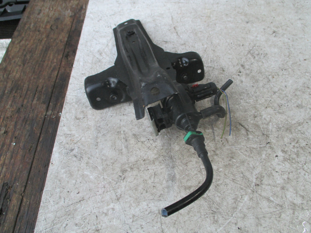 MERCEDES GLA X156 MK1 180 FUEL PERGE VALVE A0004760600