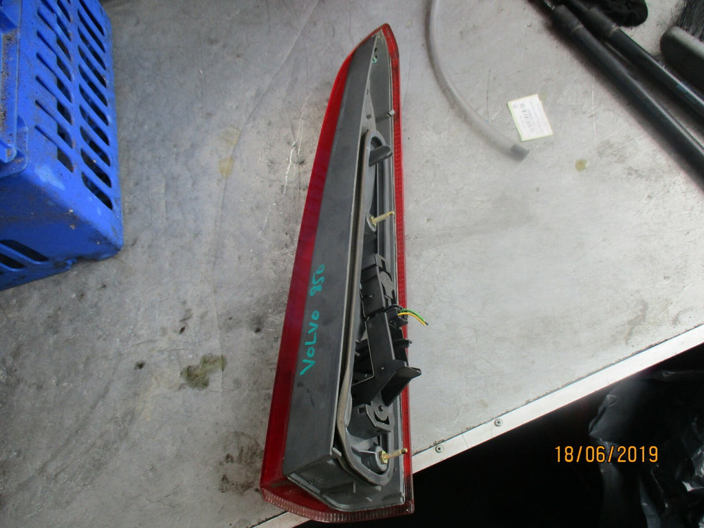 VOLVO V70 1996 PASSENGER NEAR SIDE REAR LIGHT NS DET 9512416