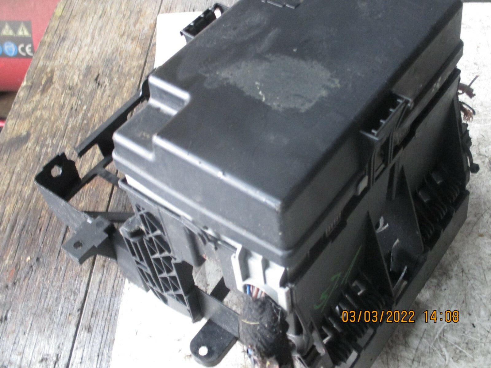 FORD TRANSIT MK7 2009 2.2 DIESEL FUSE RELAY BOX