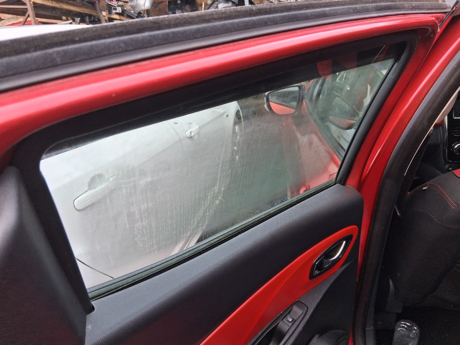 2013 RENAULT CLIO X98 MK4 NSR PASSENGER SIDE REAR LEFT WINDOW GLASS