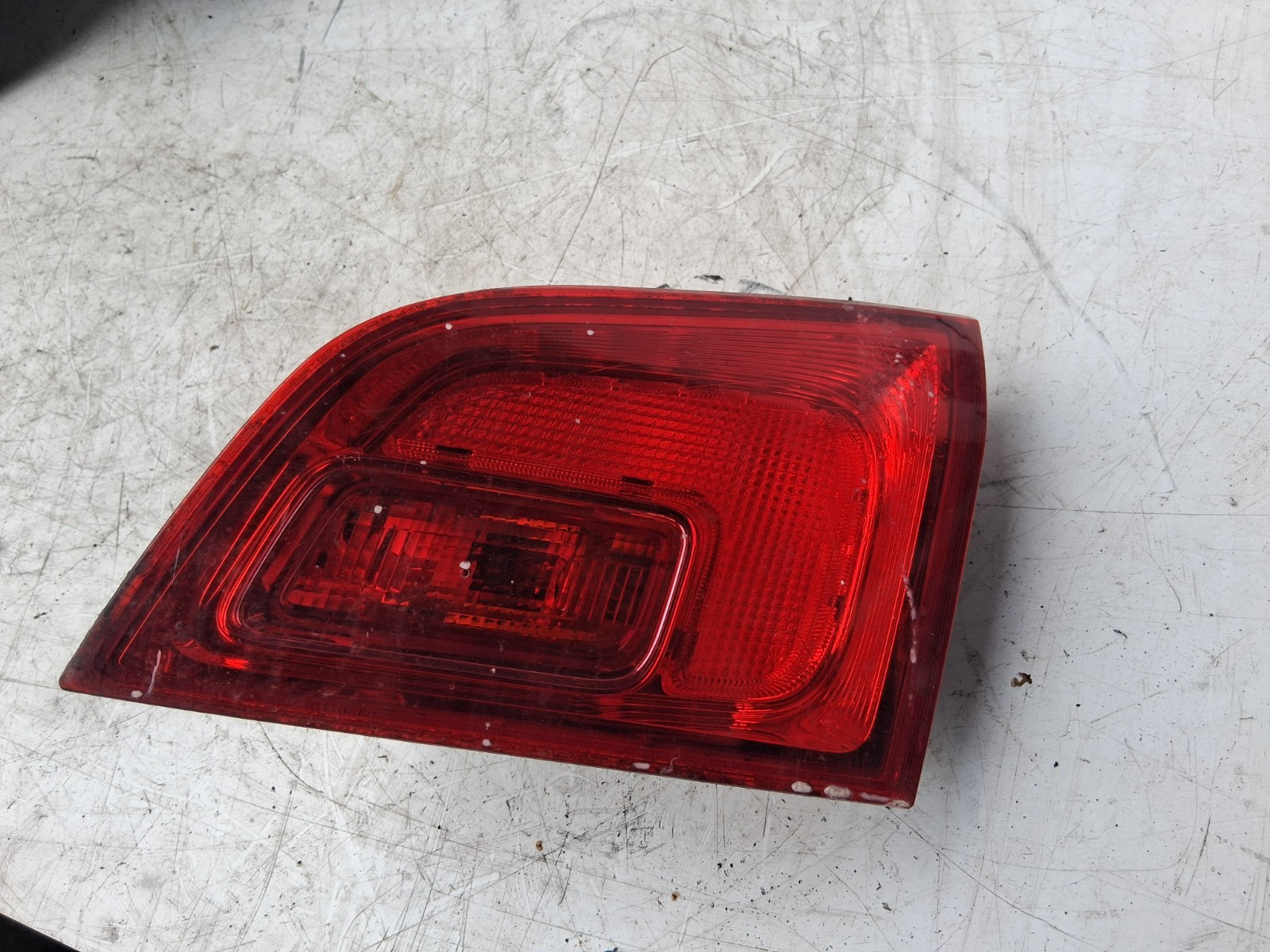2013 VAUXHALL ASTRA J ESTATE OSR DRIVER REAR RIGHT INNER TAIL LIGHT 13282249