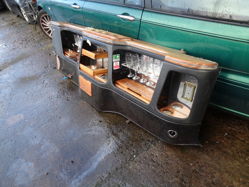 LINCOLN TOWN CAR LIMOUSINE LEFT SIDE CONVIENCE SIDE COMPARTMENT