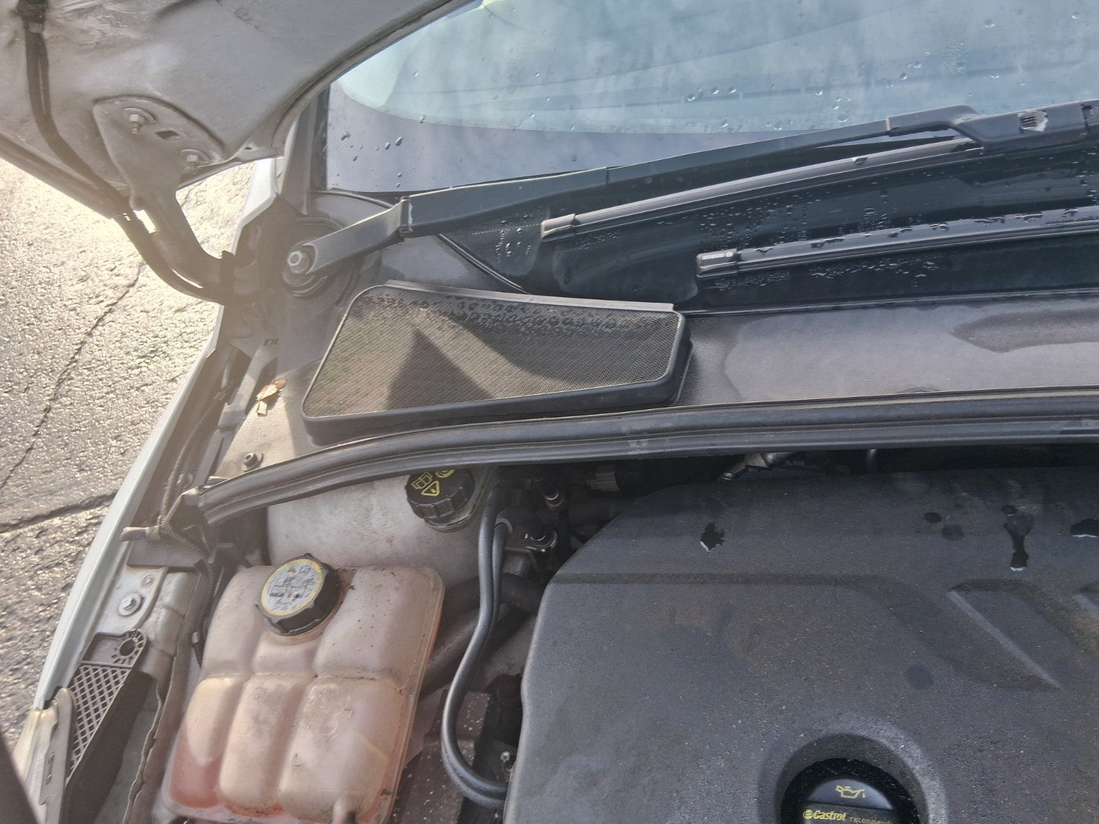 2013 FORD FOCUS MK3 HATCHBACK FRONT WINDSCREEN SCUTTLE PANEL