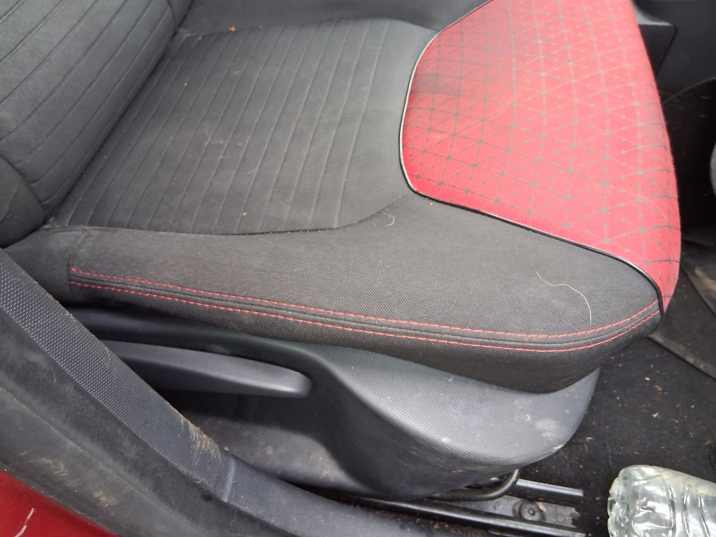 2013 RENAULT CLIO X98 MK4 OSF DRIVER SIDE FRONT RIGHT COMPLETE FABRIC SEAT