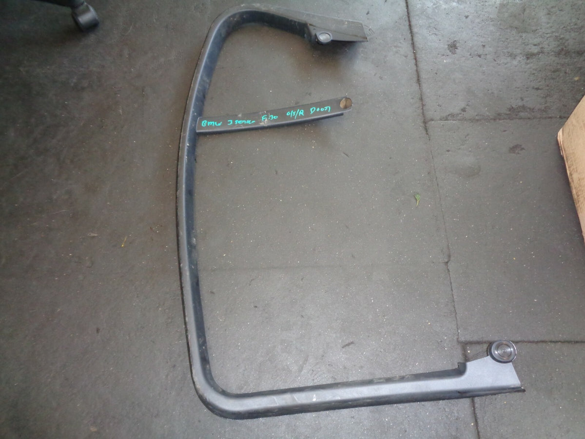 BMW 3 SERIES F30 2018 O/S/R DRIVER SIDE REAR COVER  WINDOW FRAME 7259709