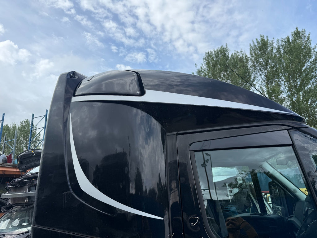 2023 IVECO DAILY MK6 SLEEPER CAB ROOF SLEEPING POD BLACK