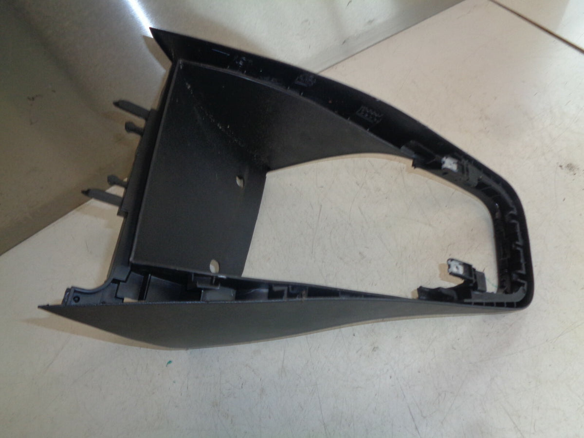 VW VOLKSWAGEN POLO 6R MK5 CENTRE CONSOLE GEARSTICK SURROUND TRIM 6R2863680