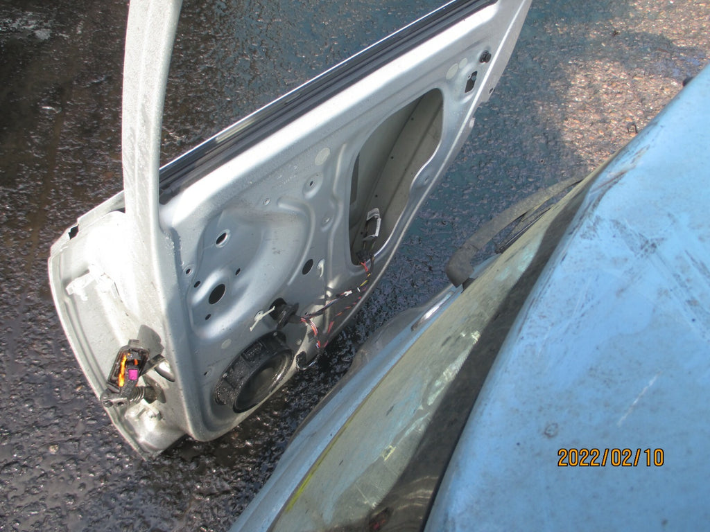 VOLKSWAGEN POLO MK5 6C 6R 5 DOOR DRIVER OFF SIDE REAR DOOR SILVER