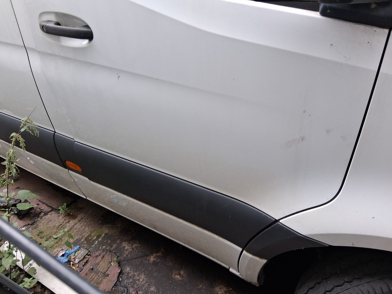 2018 MERCEDES BENZ SPRINTER W907 OSF DRIVER SIDE FRONT RIGHT BARE DOOR WHITE