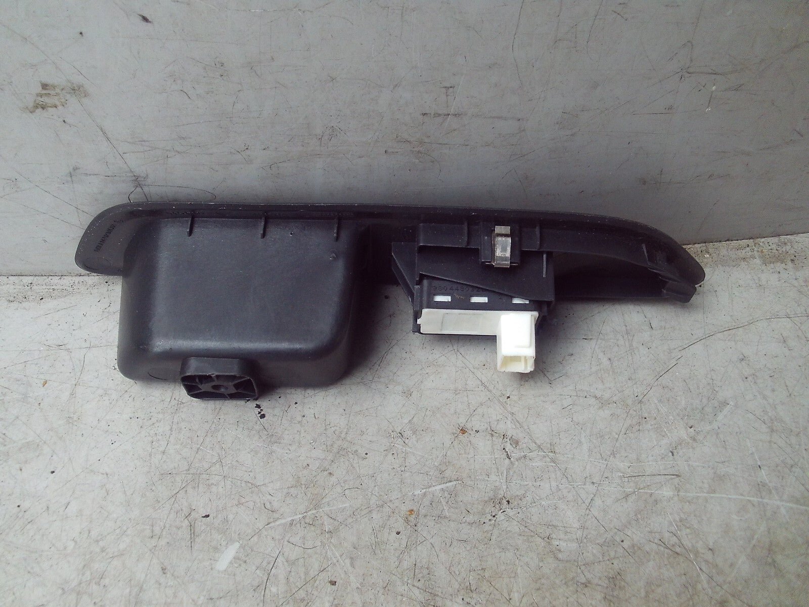 21 CITROEN C4 MK3 NSR PASSENGER SIDE REAR LEFT WINDOW CONTROL SWITCH 9831081580