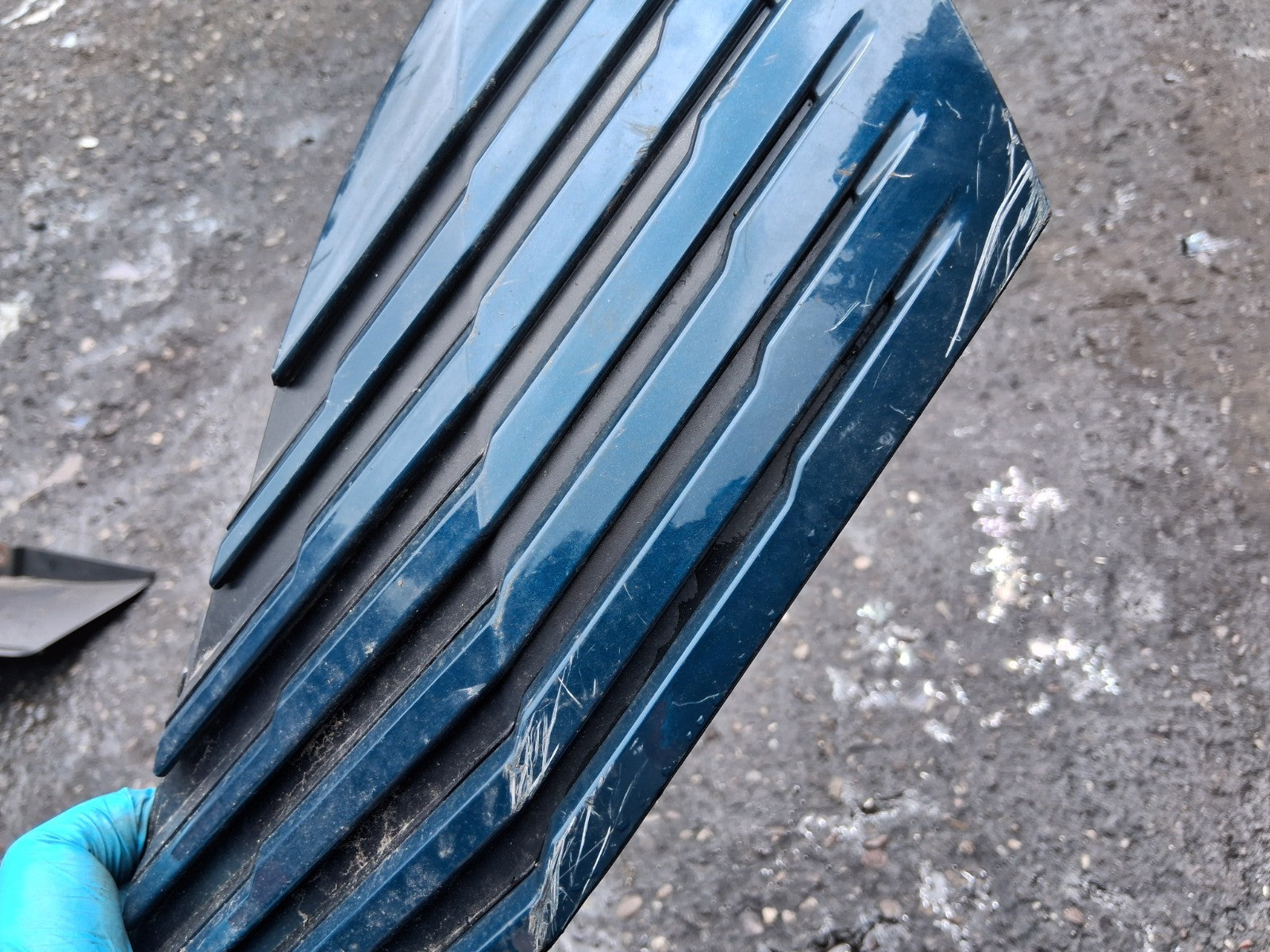 2023 PEUGEOT 5008 MK2 NSF PASSENGER SIDE FRONT BUMPER UPPER GRILL MOULDING