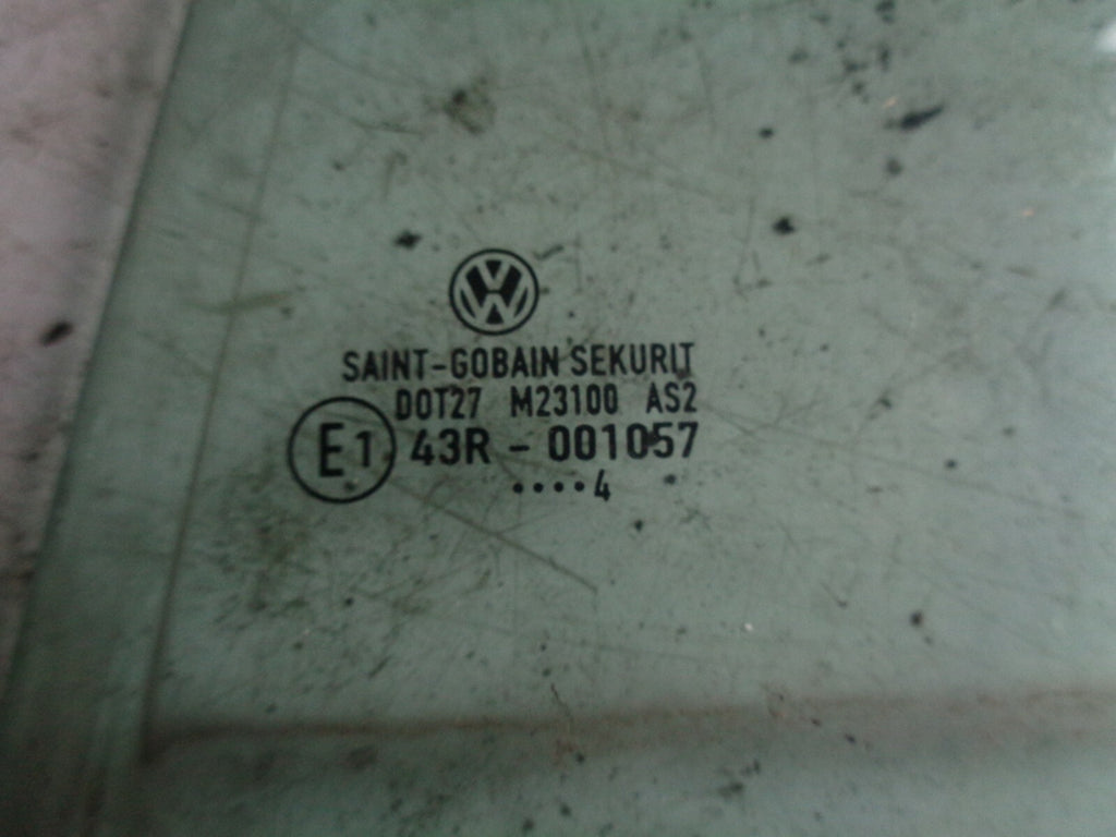 VW VOLKSWAGEN MK5 NS PASSENGER SIDE REAR QUARTER GLASS
