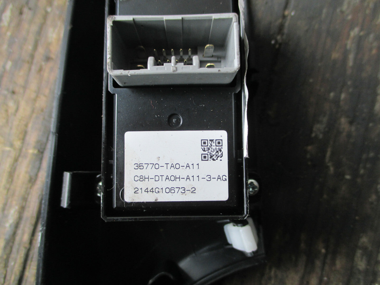 HONDA CIVIC MK9 2015 NSR PASSENGER SIDE REAR DOOR WINDOW SWITCH 83790tv1e020blk