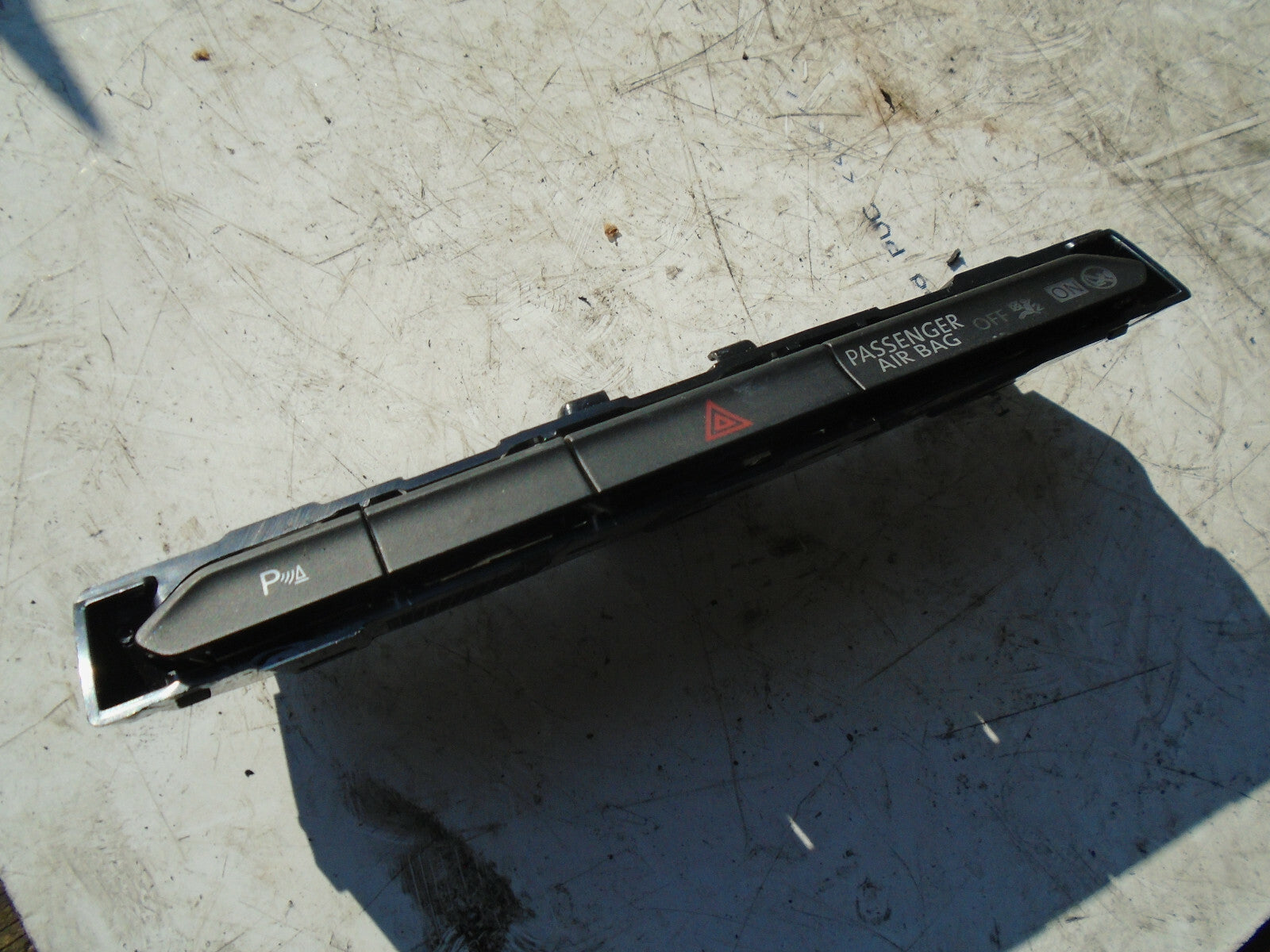VW VOLKSWAGEN 2017 B8 PASSAT HAZARD WARNING LIGHT SWITCH PANEL 3G2853769A
