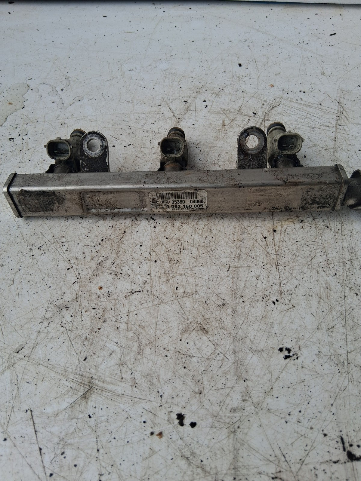 HYUNDAI I10 MK2 2015 PETROL MANUAL FUEL INJECTOR RAIL 9062160005