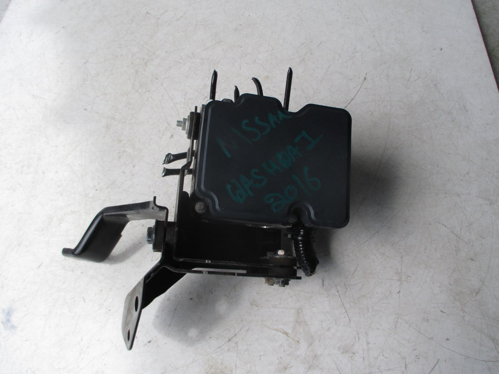 NISSAN QASHQAI MK2 J11 ABS BRAKE PUMP MOTOR CONTROL MODULE 0265261028 476604EA1E