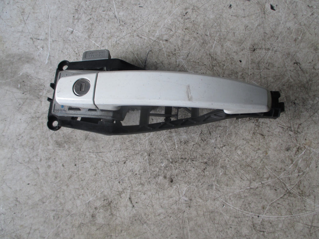 VAUXHALL CORSA D 2013 OSF DRIVER SIDE FRONT WHITE DOOR HANDLE