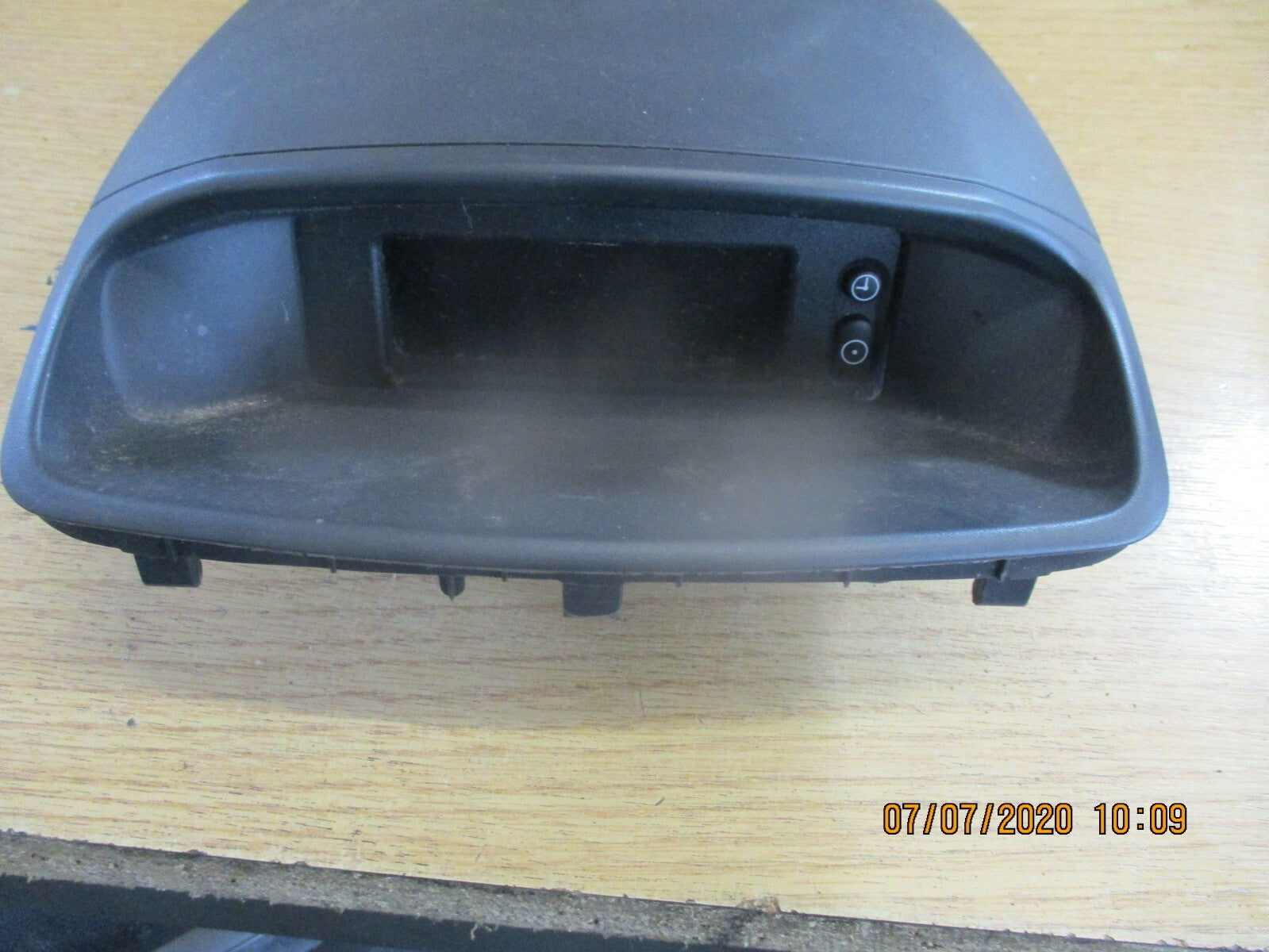 OPEL VAUXHALL CORSA D 2006 DASHBOARD CLOCK DISPLAY SURROUND TRIM COVERGM13205164