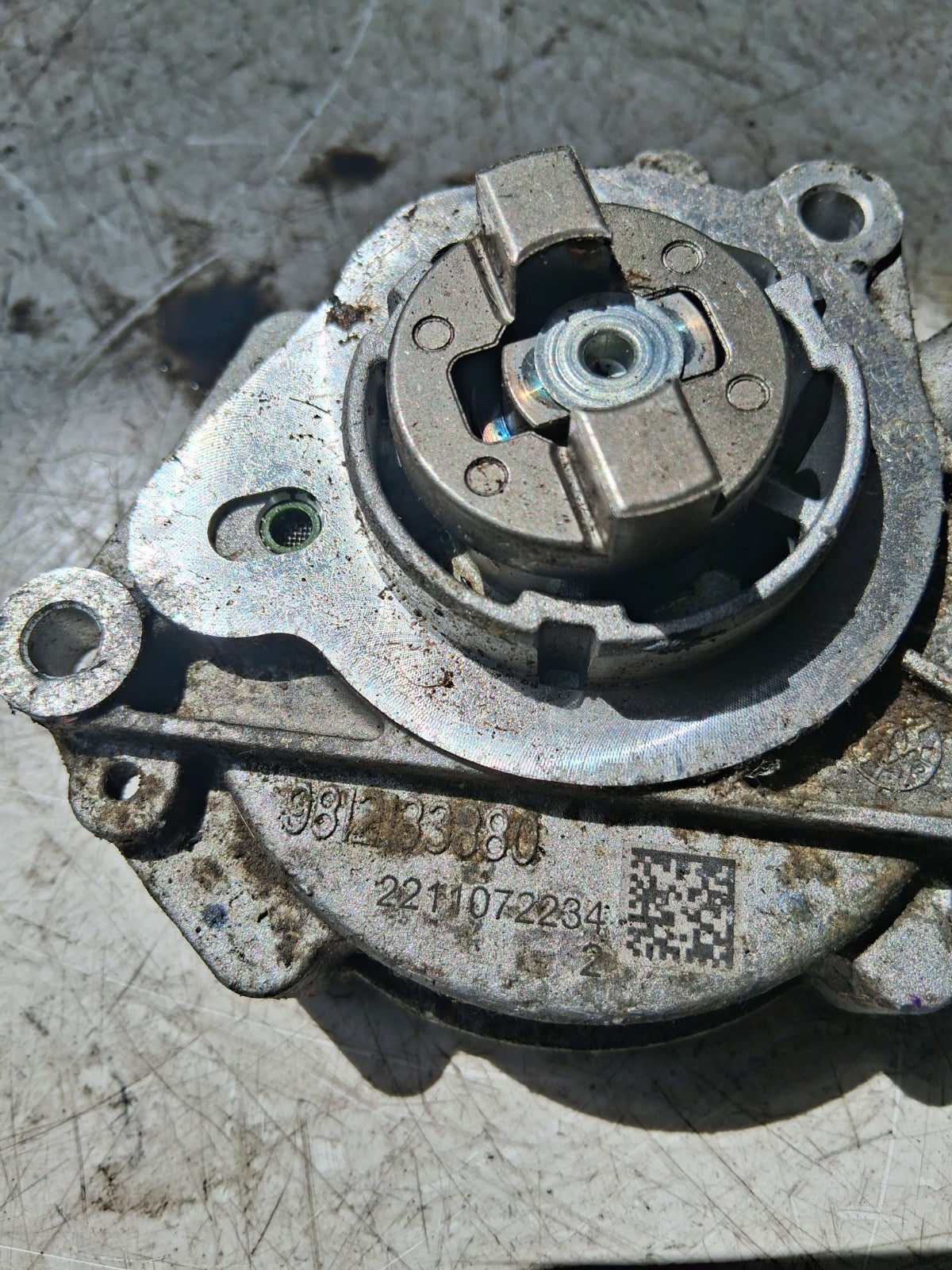 2022 PEUGEOT VACCUM PUMP 9812133880