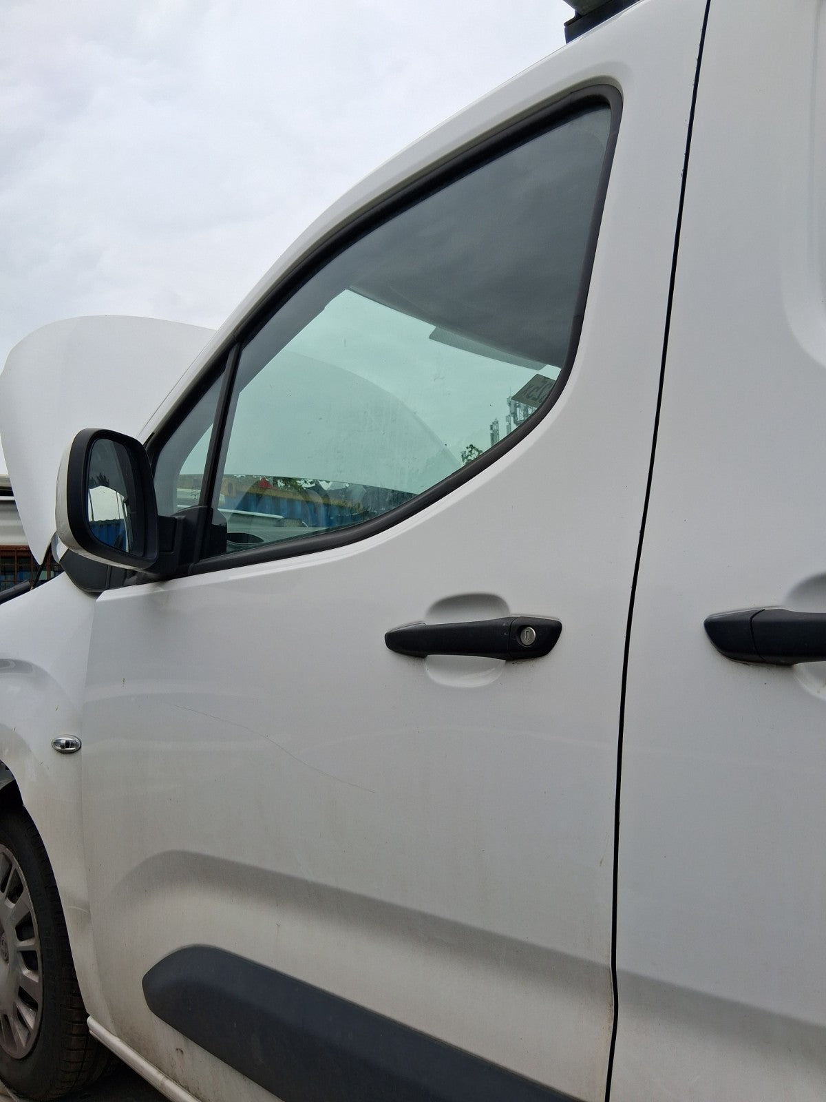 2020 VAUXHALL COMBO E MK4 NSF PASSENGER SIDE FRONT BARE LEFT DOOR WHITE K2E0