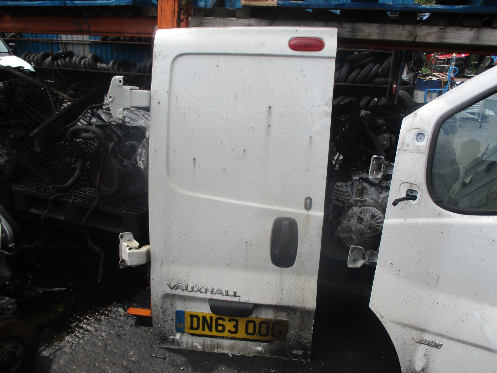 VAUXHALL VIVARO 2013 NSR PASSENGER SIDE REAR COMPLETE DOOR WHITE