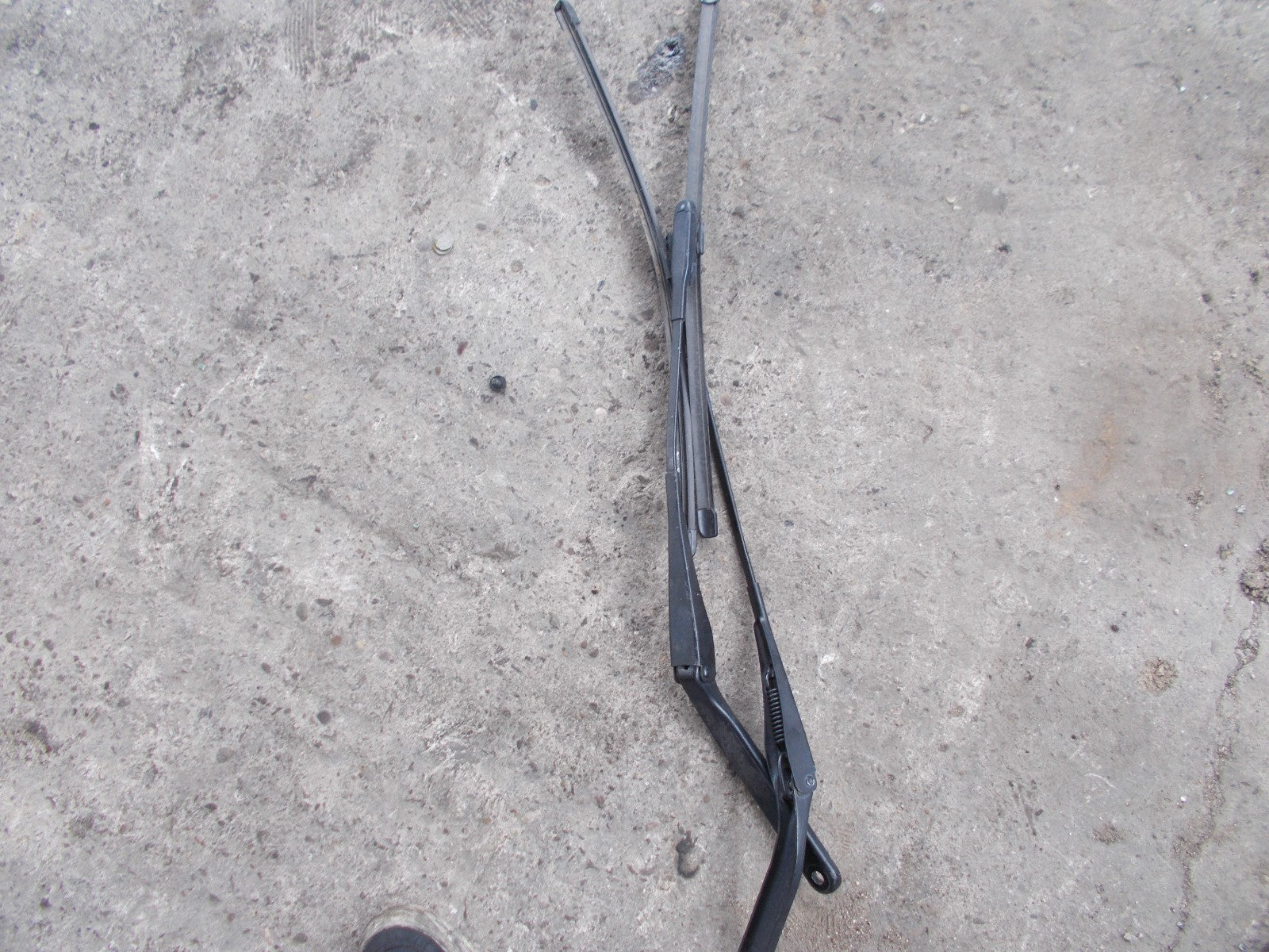 BMW 1 SERIES E87 2006 WINDOW WIPER AND BLADES