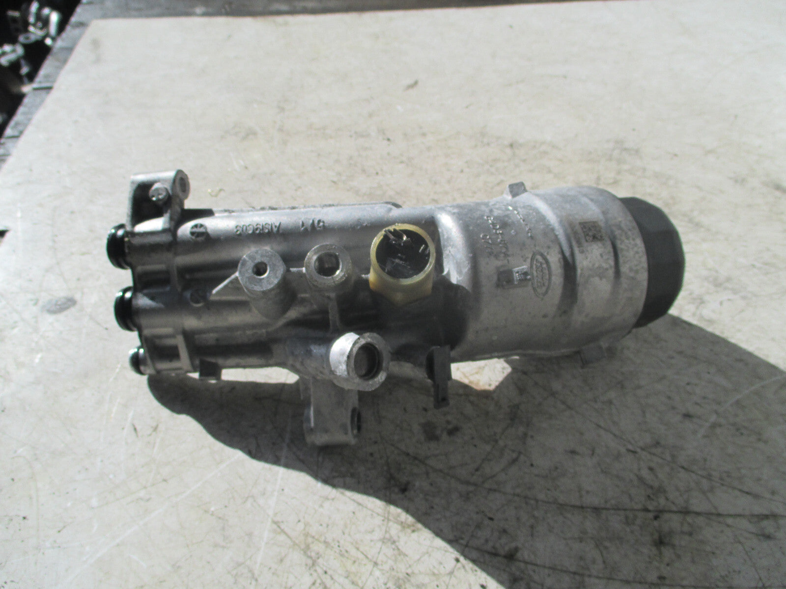 JAGUAR XE 2019 2.0 PETROL OIL FILTER HOUSING G4D36714A