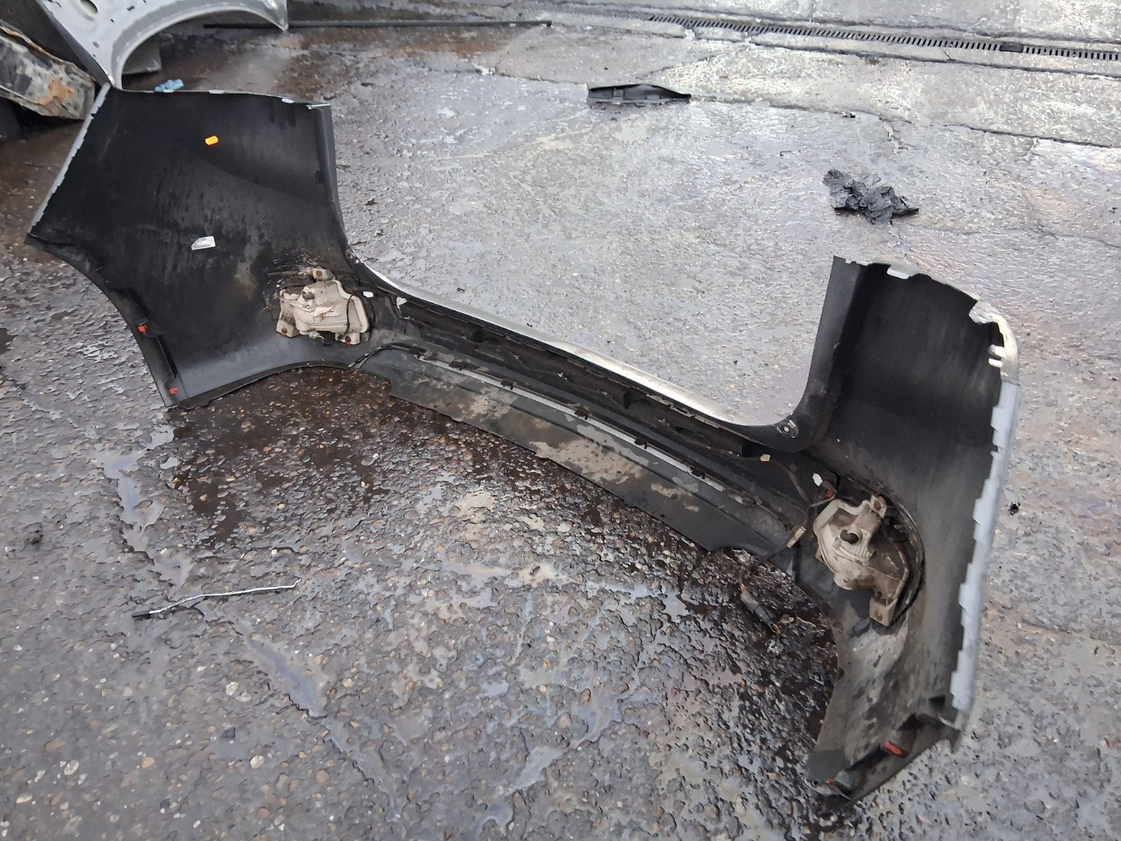 2017 VAUXHALL ZAFIRA C TOURER COMPLETE REAR BUMPER WITH PDC SENSORS GREY