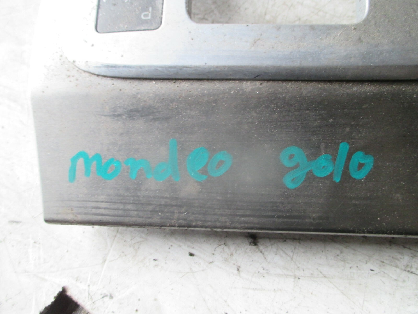 FORD MONDEO 2010 MK3 GEAR STICK SURROUND TRIM 7S71A044H82