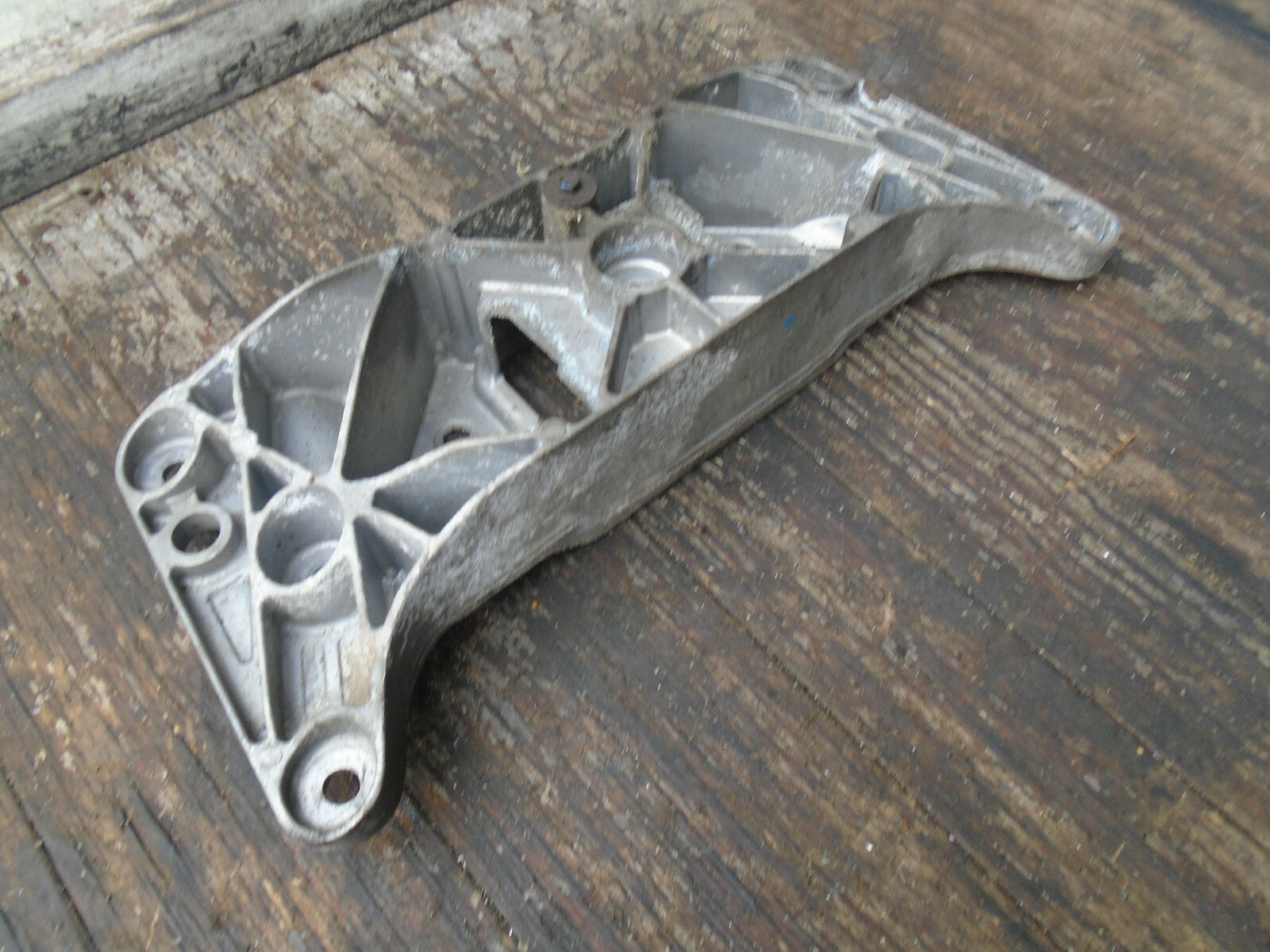 BMW 5 SERIES GT F07 AUTOMATIC GEARBOX MOUNT BRACKET 6781222