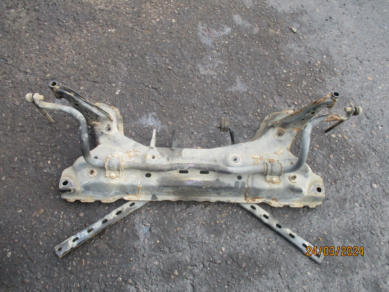 FORD TRANSIT COURIER 2014 1.6 DIESEL FRONT METAL SUBFRAME