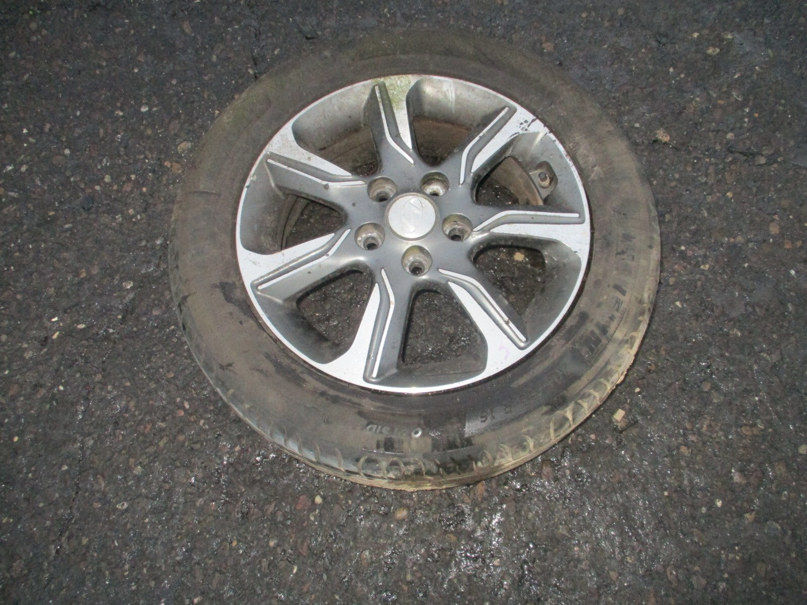 HYUNDAI IX20 2018 16 INCH ALLOY WHEEL WITH TYRE 205/55R16 529101K650