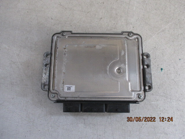 2011 VAUXHALL VIVARO ECU ENGINE CONTROL MODULE 8201105714