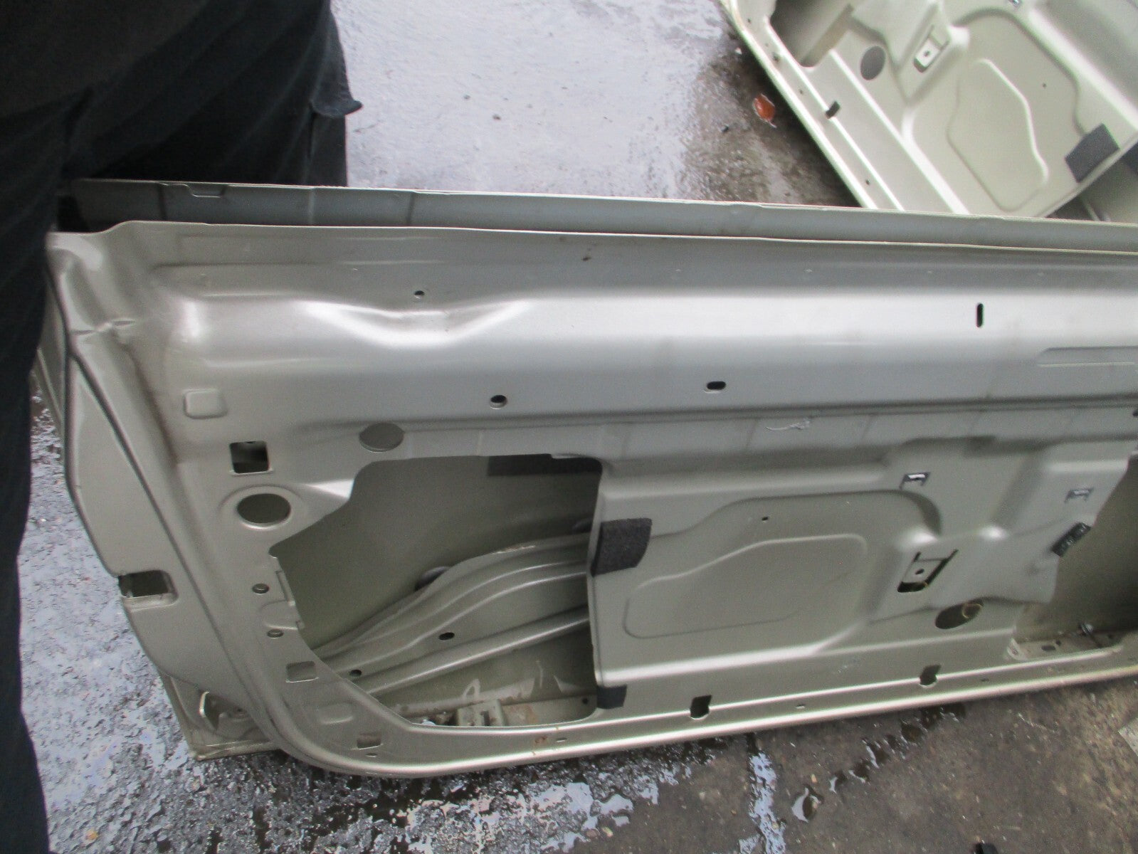 2005 RENAULT MEGANE MK2 NSF PASSENGER SIDE FRONT BARE DOOR