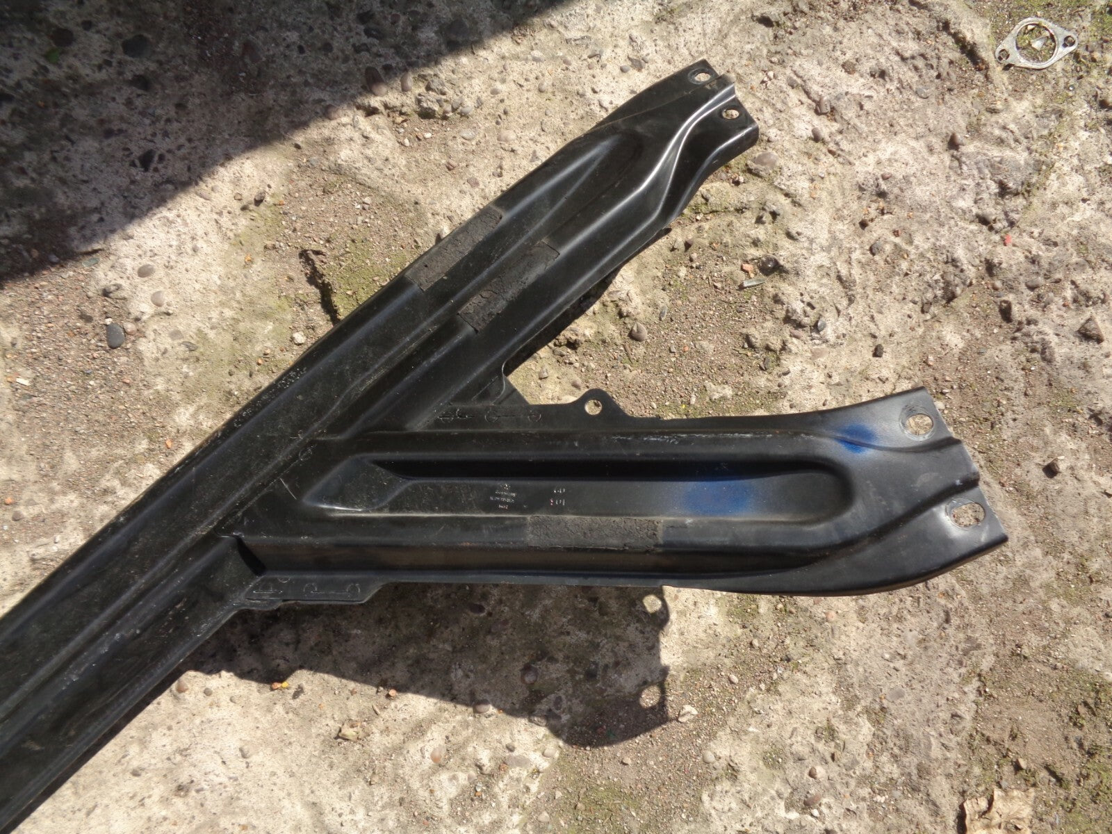 VW VOLKSWAGEN GOLF MK5 2004 OS DRIVER SIDE FRONT DOOR REINFORCEMENT BRACE BAR