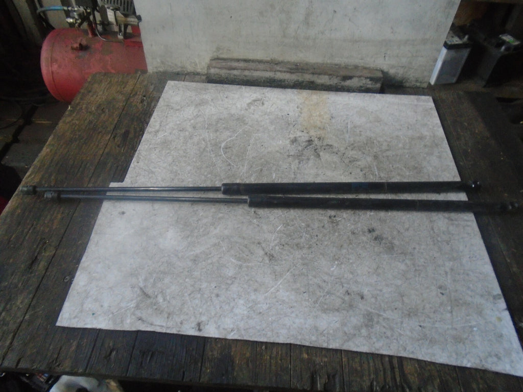 FORD TRANSIT 2012 PAIR OF TAILGATE BOOT GAS STRUTS BC11V406A10AA