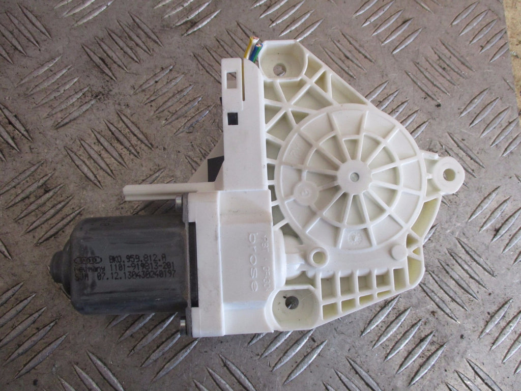AUDI A1 2013 5 DOOR OSR DRIVER SIDE REAR WINDOW MOTOR 8K0959812A