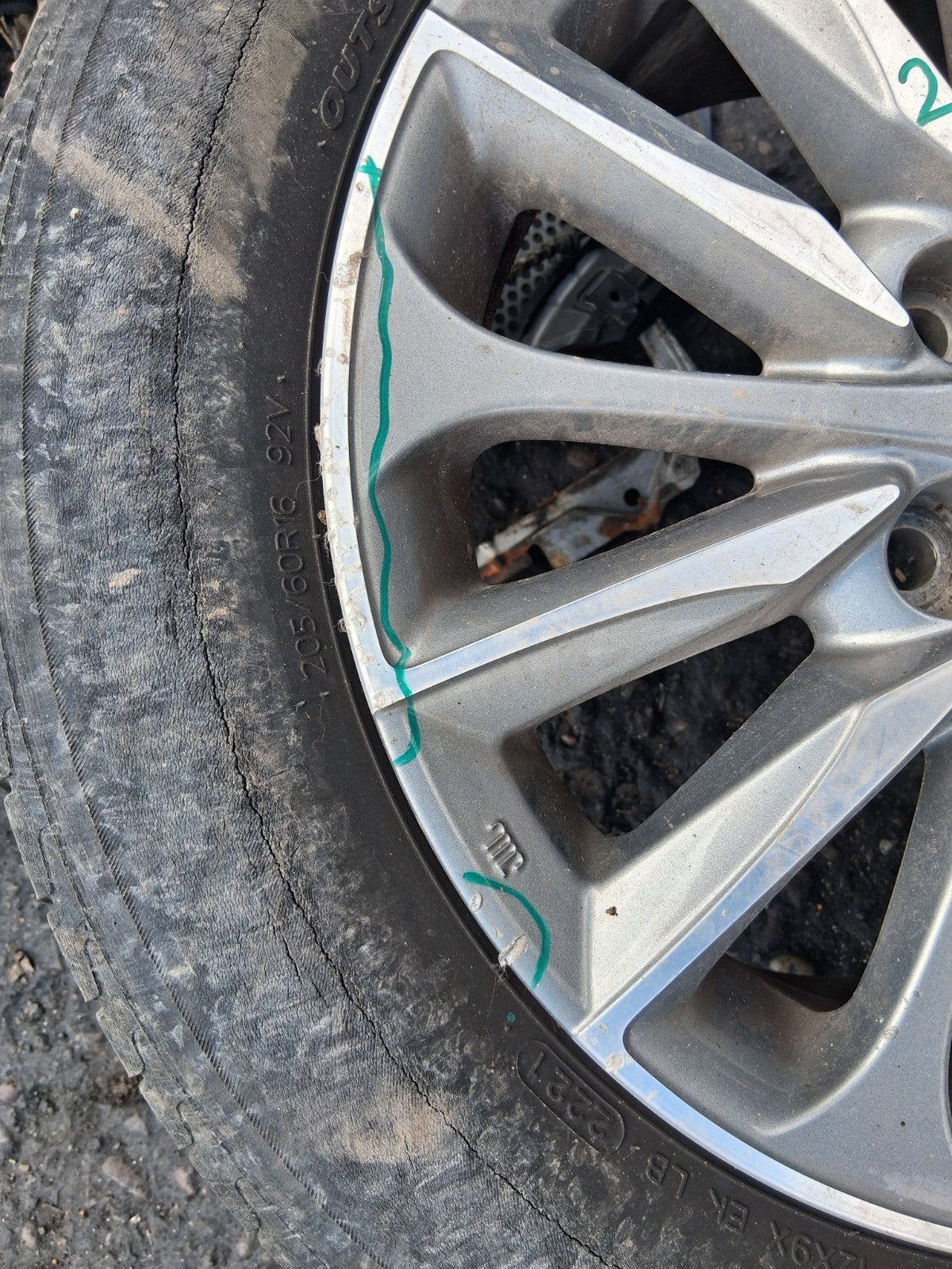 2017 TOYOTA VERSO 16 INCH ALLOY WHEEL WITH TYRE 205/60R16