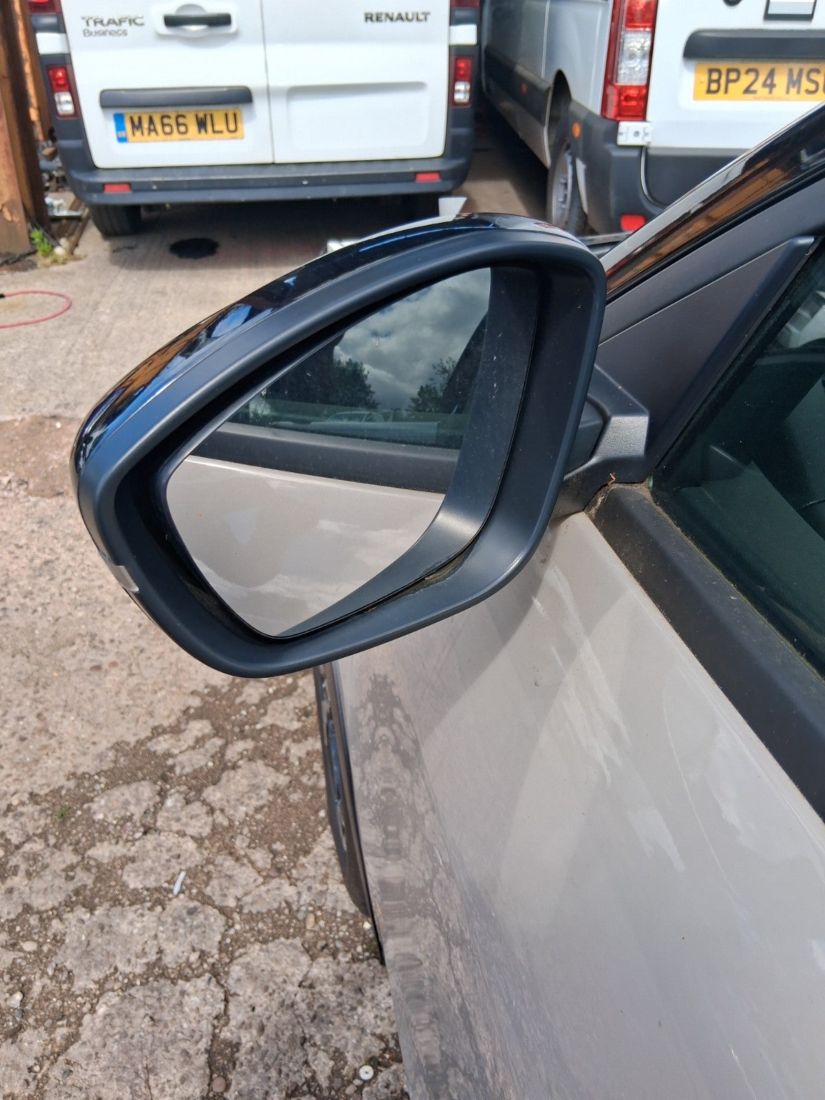 2025 ALFA ROMEO JUNIOR NSF PASSENGER SIDE FRONT MANUALFOLD WING MIRROR GREY 640