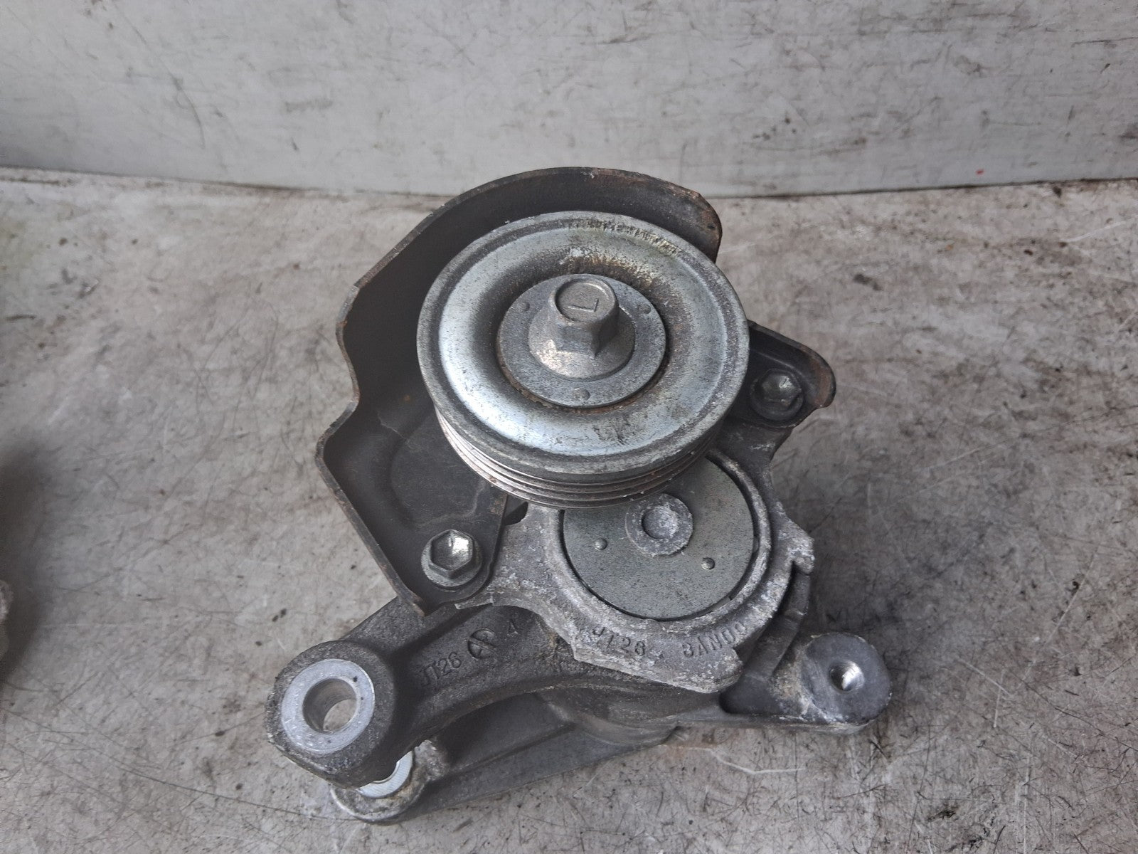 2011 TOYOTA ESTIMA MK3 2.4 PETROL HYBRID NS PASSENGER SIDE ENGINE MOUNT