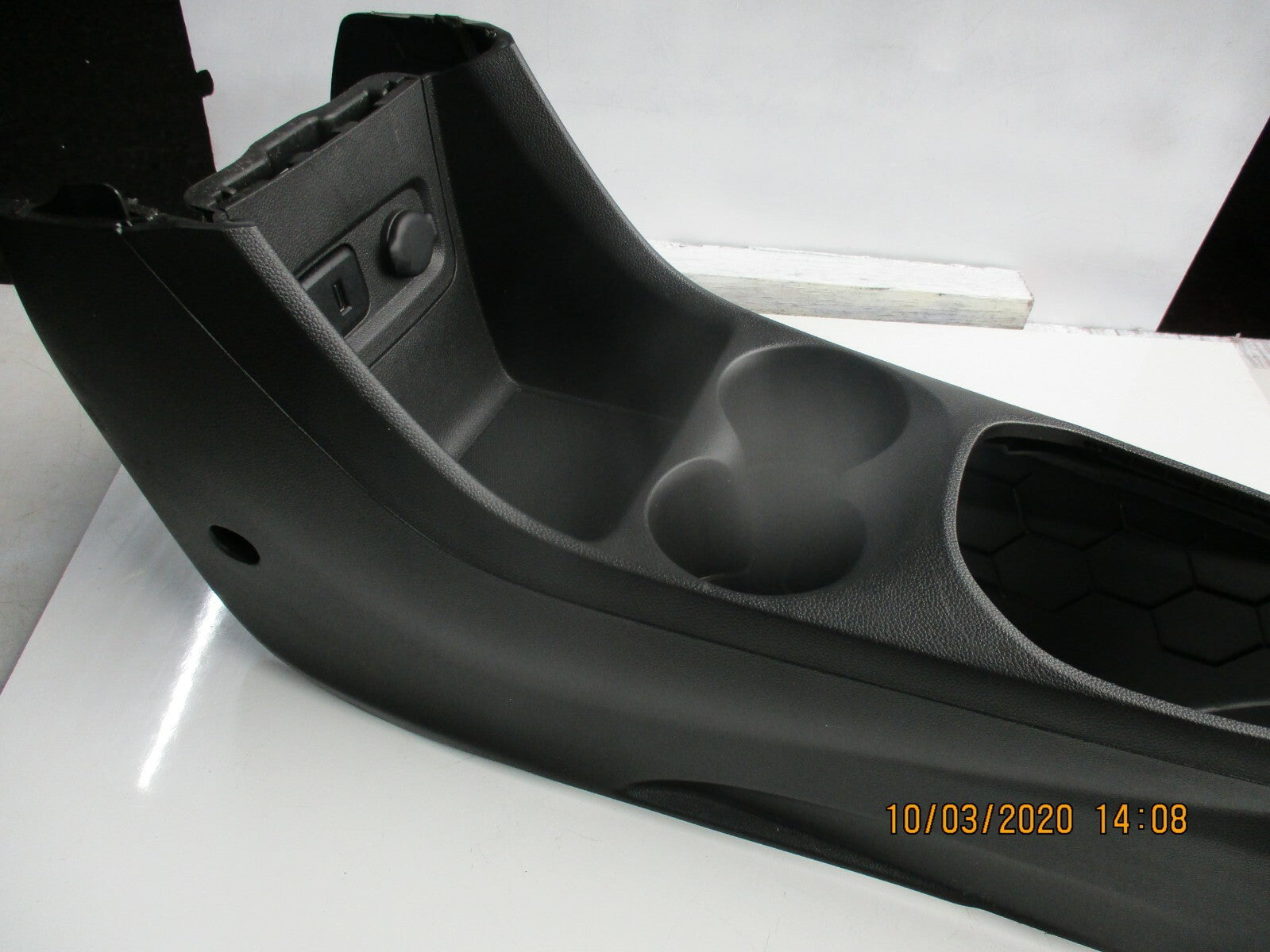 VAUXHALL VIVA 2017 PLASTIC CENTRE CONSOLE ASM CUP HOLDER USB 12V 95388454