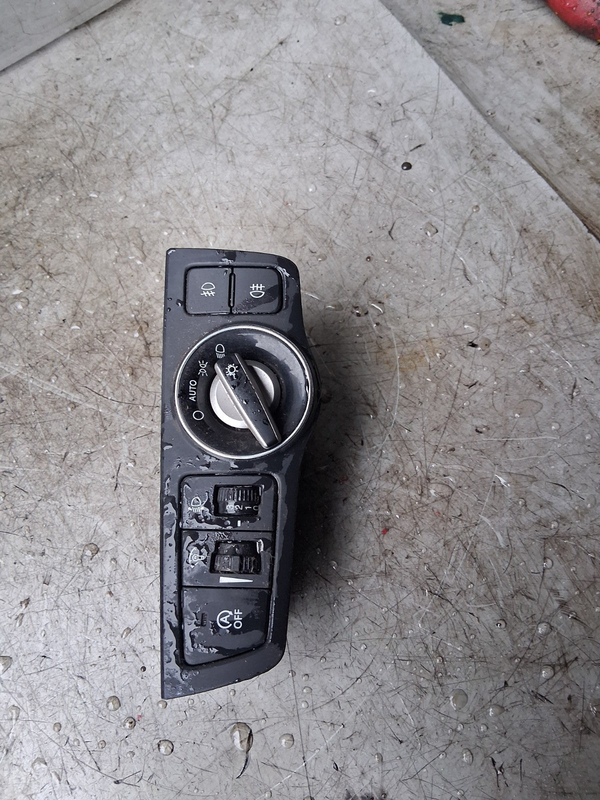 2013 HYUNDAI I40 HEADLIGHT CONTROL SWITCH 93300-3Z970