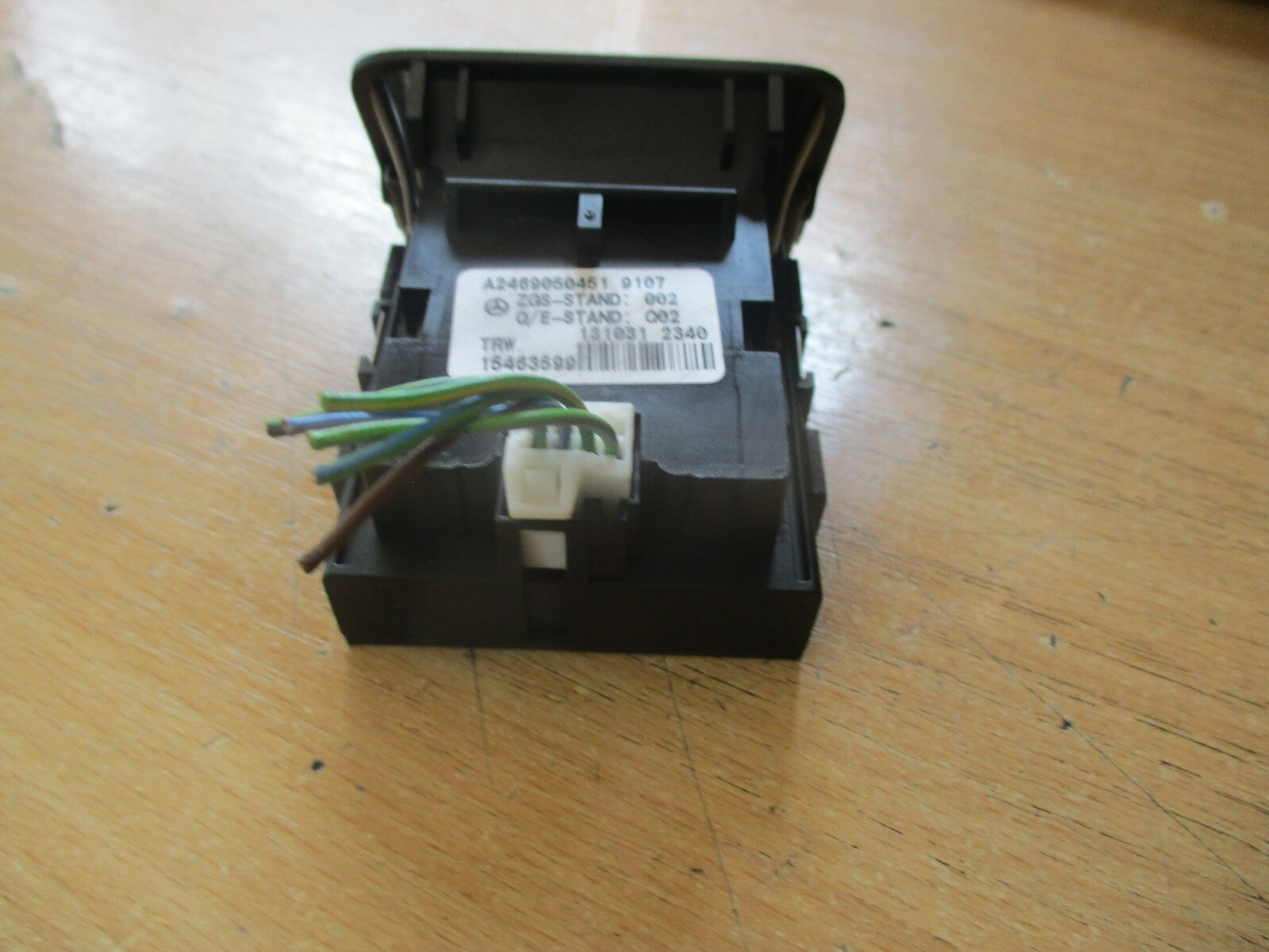 MERCEDES A CLASS W176 ELECTRONIC HAND BRAKE MODULE SWITCH A2469050451