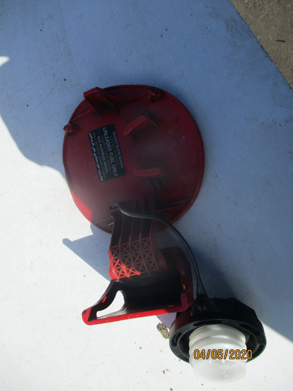HYUNDAI i20 PB MK1 2013 1.2 FUEL CAP RED 69510-1j000